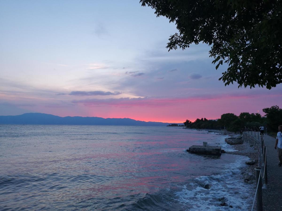 Holiday Home Nika Omišalj Екстериор снимка